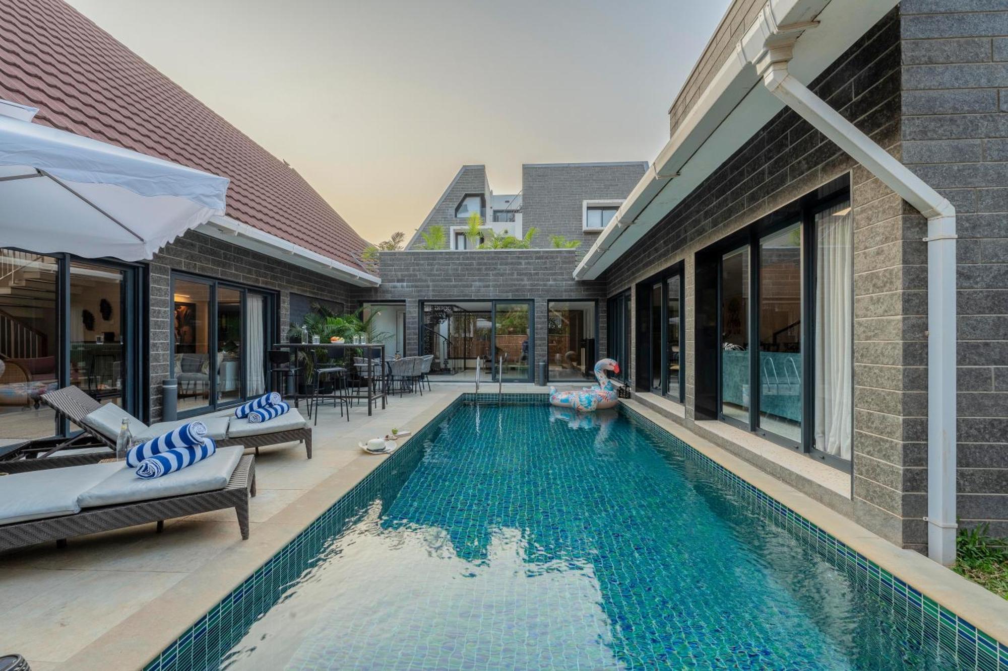 City Chic Luxury With Private Pool Available As 3bhk And 6bhk *