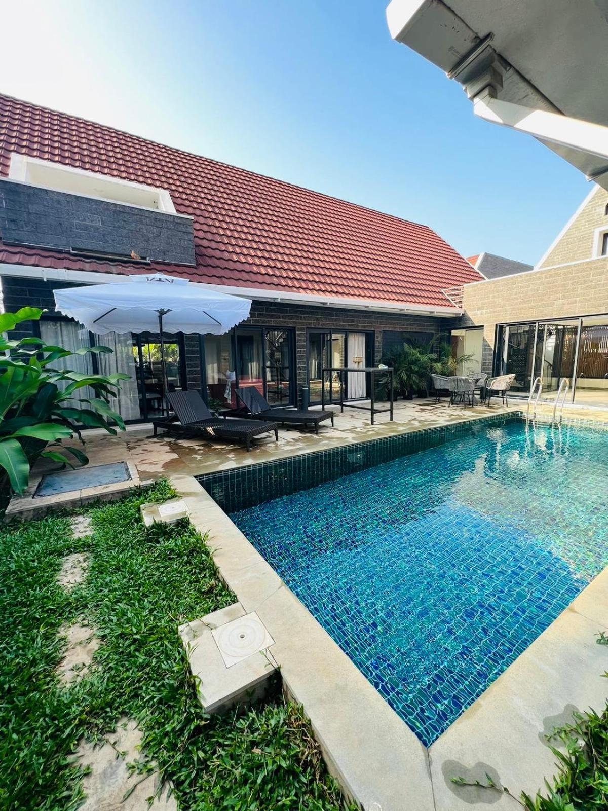 City Chic Luxury With Private Pool Available As 3bhk And 6bhk Villa